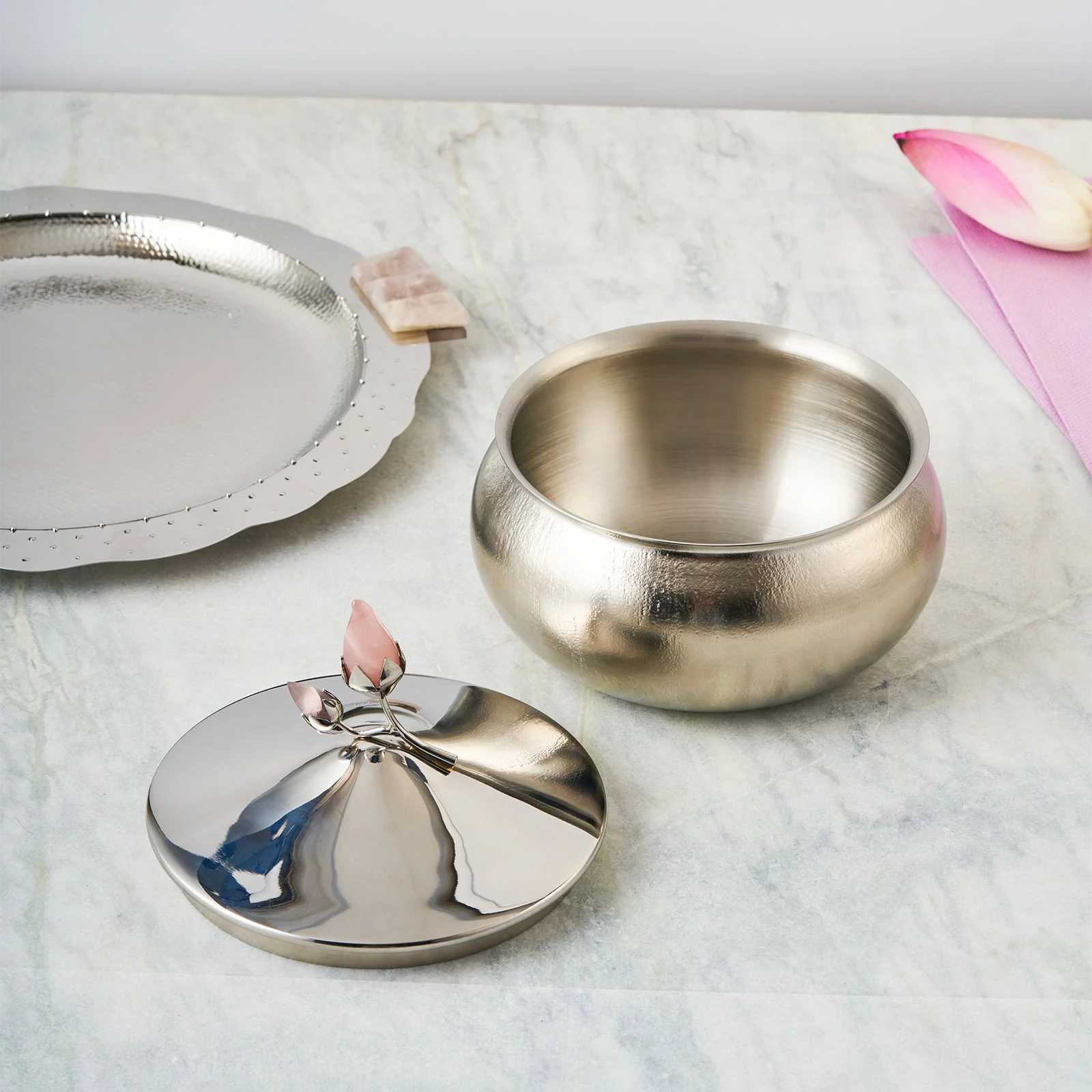 Rose Quartz Textured Serving Bowl with Lid | Medium - Image 8
